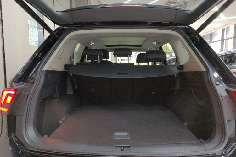 Used Volkswagen Tiguan L 2022 330TSI Automatic Two-Wheel Drive Smart Edition Trunk