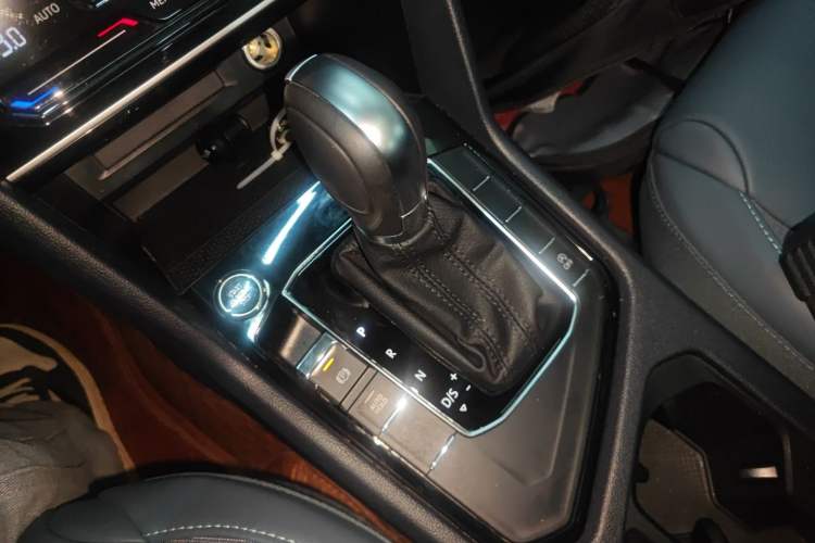 Used Volkswagen Tharu 2023 300TSI Two-Wheel-Drive Moonlight Edition