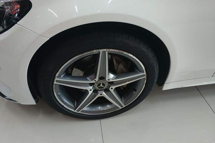 Used Mercedes-Benz C-Class 2018 C 200 Estate Exterior 4