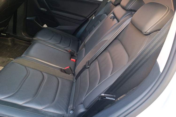 Used Volkswagen Tiguan L 2018 330TSI Automatic Two-Wheel Drive Luxury Edition Left Rear Seat