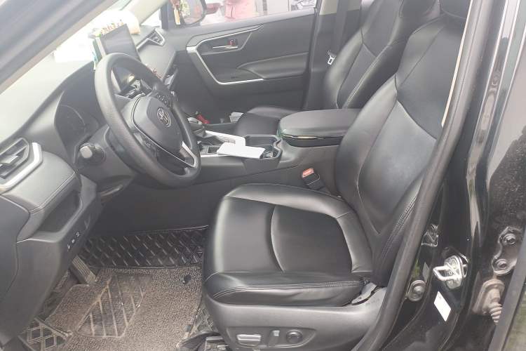 Used Toyota RAV4 2020 2.0L CVT Two-Wheel Drive Fashion Edition Left Front Seat