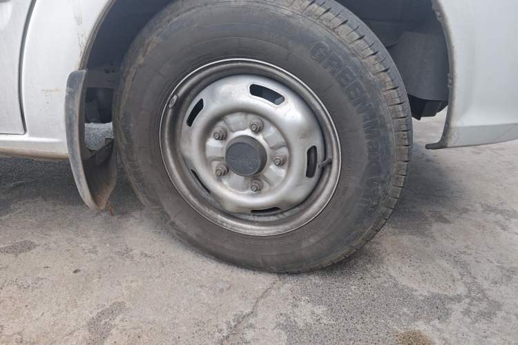 Used JMC Fushun 2025 2.0T 8AT Diesel Short Wheelbase Mid-Height Commercial Multi-Purpose Passenger Vehicle with 5/6 Seats
