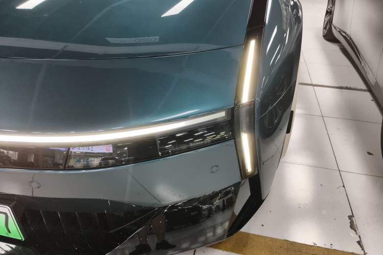 Used XPeng P7 2025 Model—750 All-Wheel-Drive High-Performance Ultra