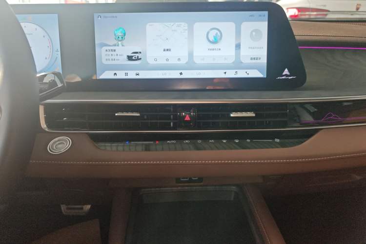 Used Chery Arrizo 8 2023 High-Performance Edition 2.0T DCT Powerfully Equipped Audio And AC Panel