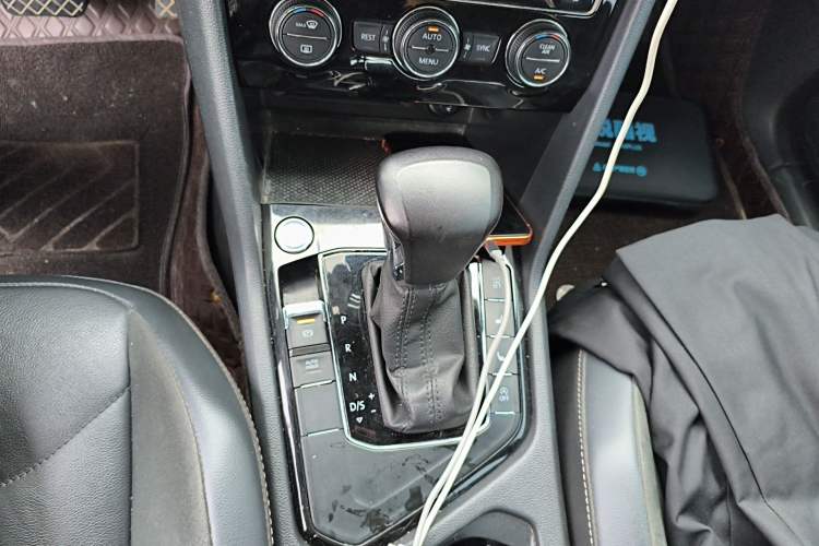 Used Volkswagen Tiguan L 2021 330TSI Automatic Two-Wheel Drive Smart Edition Gear Lever