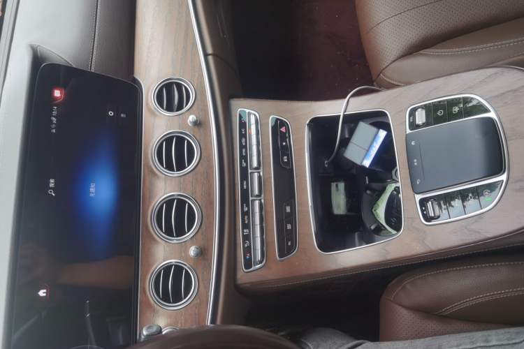 Used Mercedes-Benz E-Class 2022 Second Facelift E 300 L Luxury Edition Audio And AC Panel