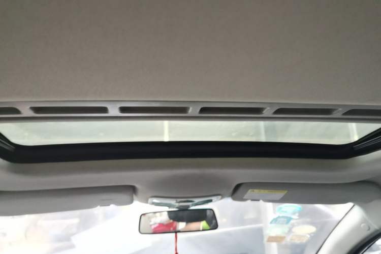 Used Roewe 350 2015 1.5L Manual Luxury Sunroof Edition
