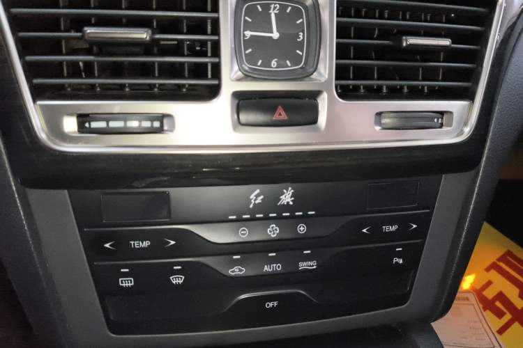 Used Hongqi H7 2018 1.8T Comfort Edition Audio And AC Panel