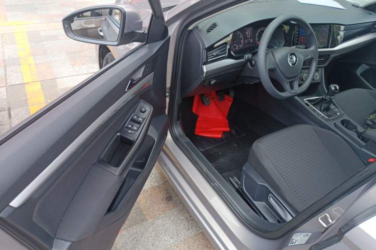 Used Volkswagen Bora 2020 1.5L Manual Fashion Edition
