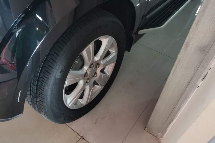 Used Land Rover Discovery 2015 3.0 SC V6 SE Left Front Wheel Hub