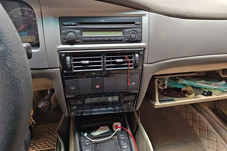 Used Volkswagen Santana Vista 2010 1.6L Manual Comfort Version
