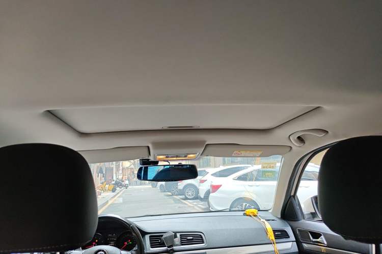 Used Volkswagen Lavida 2017 1.6L Automatic Comfort Edition Headliner