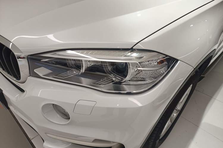 Used BMW X5 2015 xDrive28i
