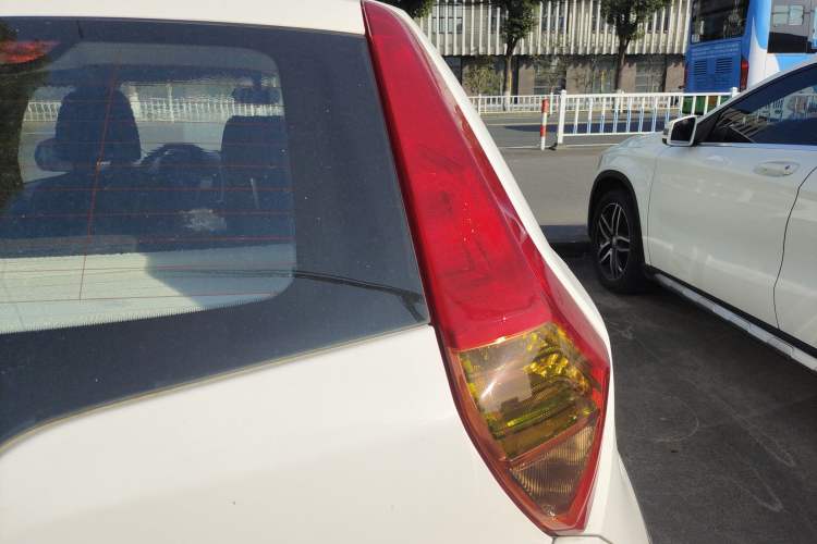 Used MG 3SW 2015 1.5L AMT Elite Model
