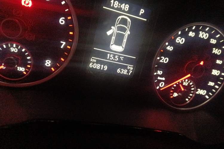 Used Volkswagen Tiguan 2015 1.8TSI Automatic Two-Wheel Drive Comfort Edition Odometer Close Up