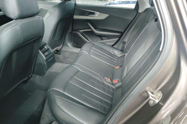 Used Audi A4L 2018 30th Anniversary Edition 40 TFSI Trendy Model
