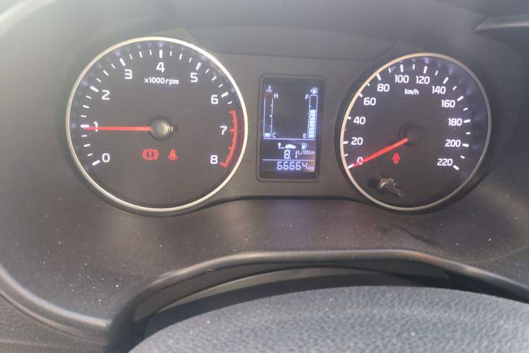 Used Kia Pegas 2019 1.4L Manual Value Edition National VI Standard Odometer Close Up