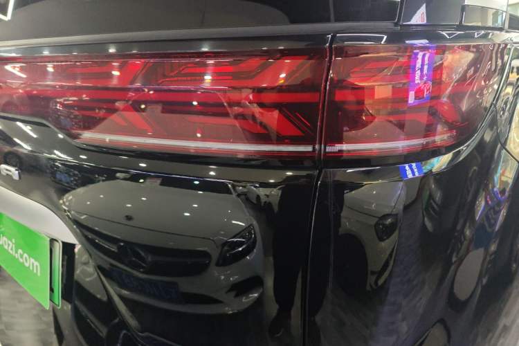 Used Denza D9 2025 DM-i Intelligent Drive 1020 Four-Wheel Drive Prestige Model
