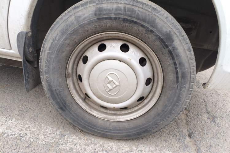 Used SAIC MAXUS G10  Right Front Wheel Hub