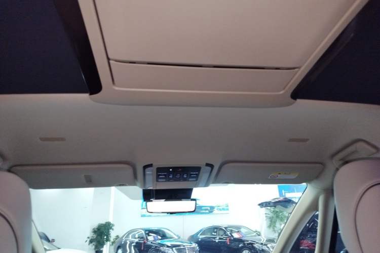 Used Toyota Alphard 2024 Dual-Engine 2.5L Prestige Edition
