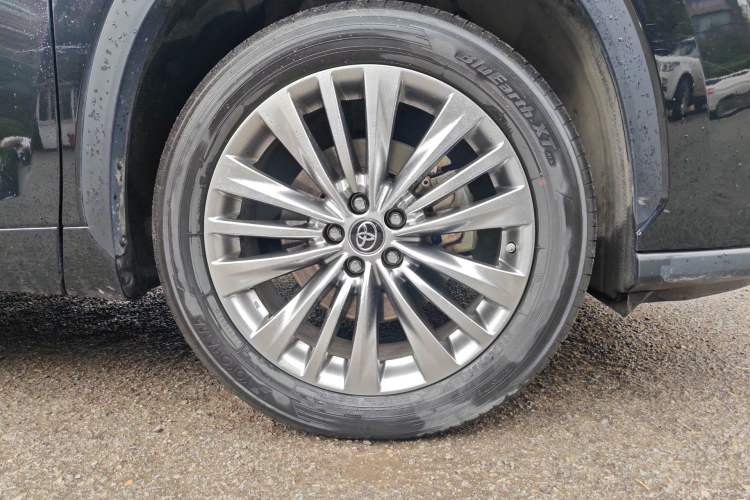 Used Toyota Highlander 2022 Dual-Engine 2.5L Four-Wheel Drive Prestige Version 7 Seats Right Front Wheel Hub