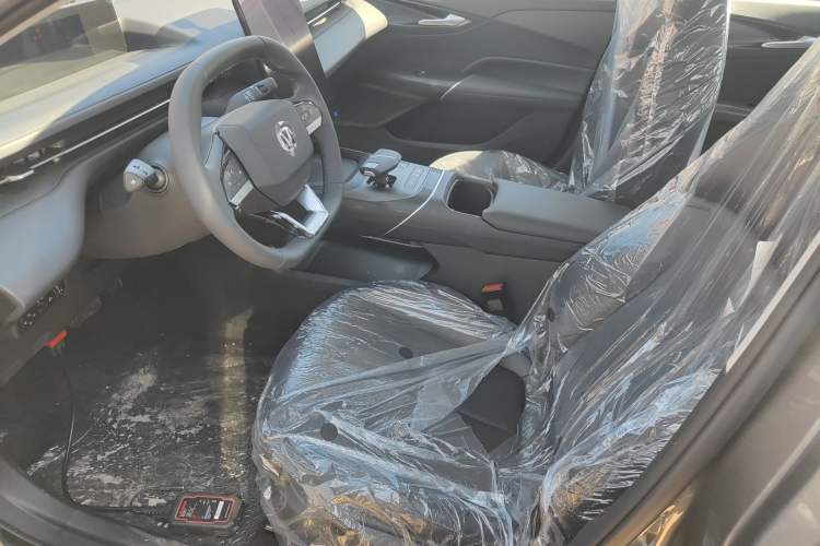 Used CHANGAN Eado 2025 Blue Whale 1.5T 500Bar Prestige Model
