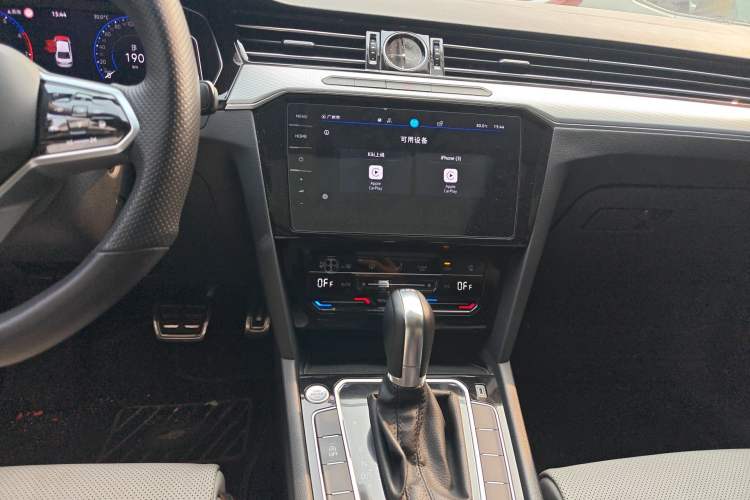 Used Volkswagen Magotan 2023 2 Million Units Commemorative Edition 330TSI DSG Luxury Version Audio And AC Panel