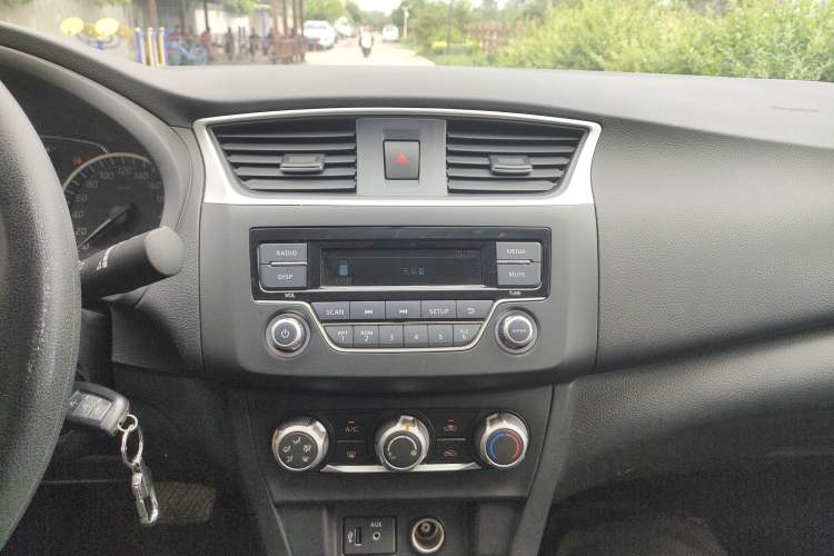 Used Nissan Sylphy 2022 Classic 1.6XE CVT Comfort Edition Audio And AC Panel