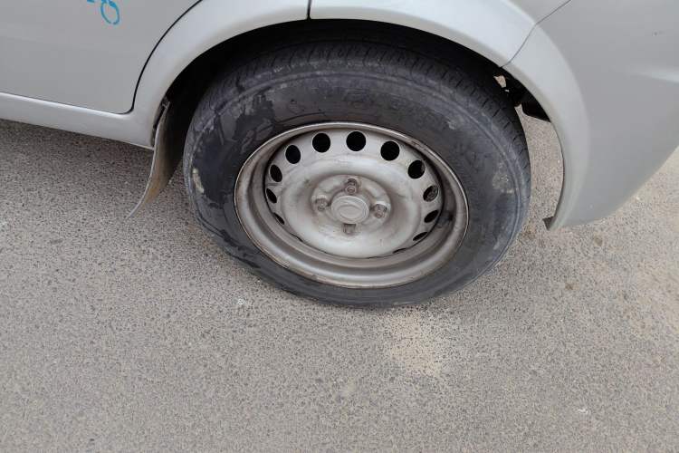 Used Dongfeng Xiaokang K05S 2019 1.2L Practical Version China VI Standard DK12 Right Front Wheel Hub