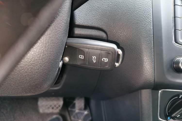 Used Volkswagen Polo 2016 1.6L Automatic Comfort Model Vehicle Key