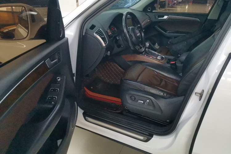 Used Audi Q5 2016 40 TFSI Comfort Model Driver Seat