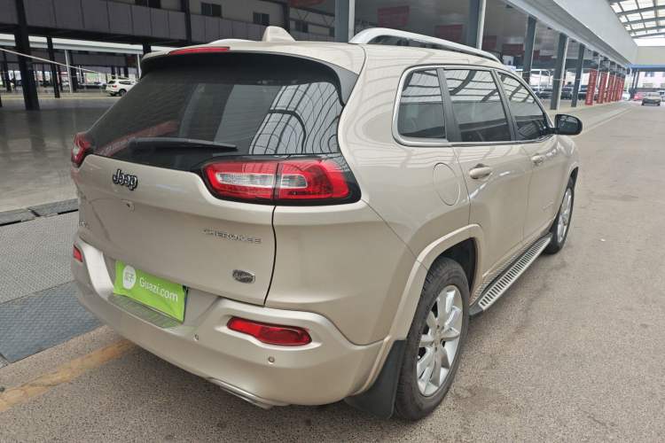 Used Jeep Cherokee 2017 2.4L Professional Smart Edition
