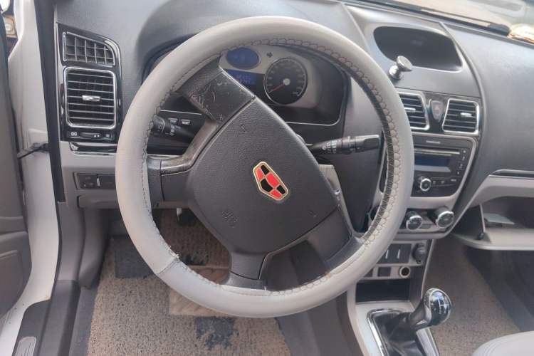 Used Geely Auto Classic Emgrand 2013 Hatchback 1.5L Manual Entry-Level Model

