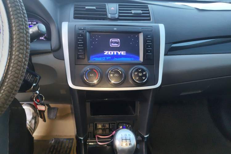 Used Zotye Z300 2014 1.5L Urban Edition Manual Luxury Model
