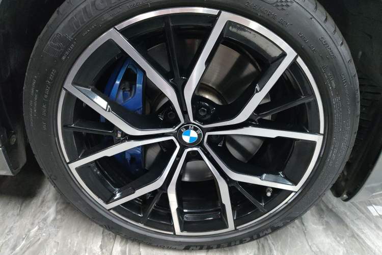 Used BMW 5 Series 2022 Second Facelift 540i Sport Line M Sport Package Exterior 5