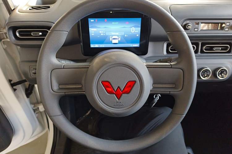 Used Wuling Zhiguang New Energy 2025 Model 305km Ambitious Edition