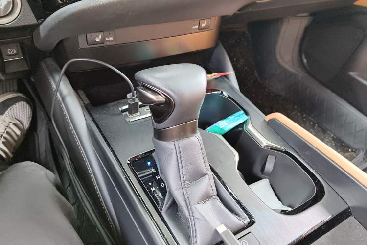 Used Lexus ES 2023 200 Excellence Edition
