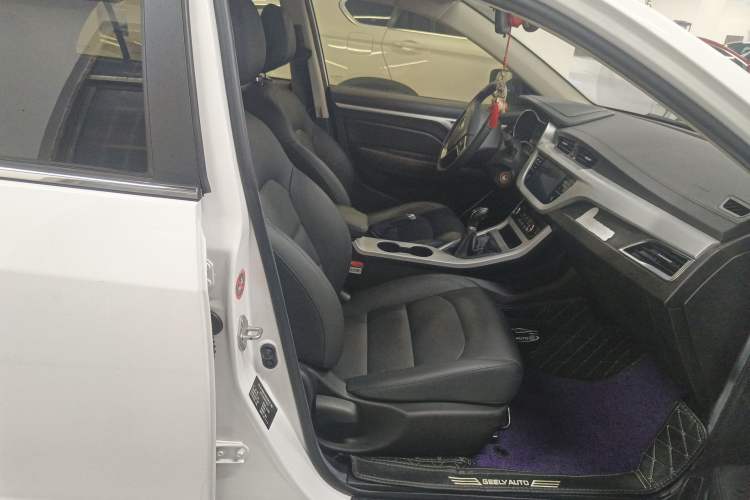 Used Geely Auto Vision 2019 Upgraded Model 1.5L Manual Luxury Version China VI Standard