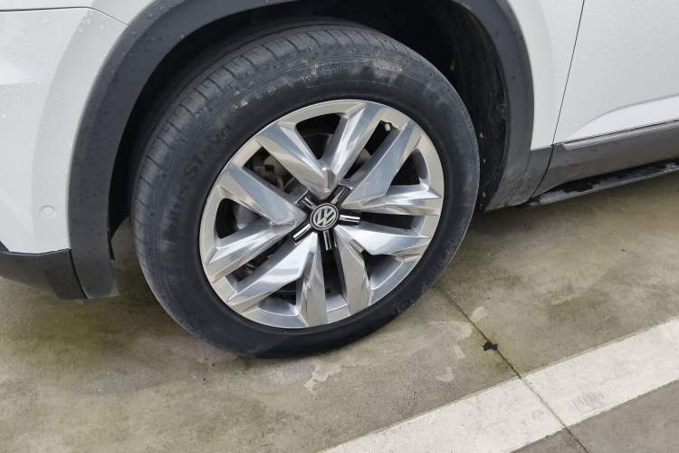 Used Volkswagen Teramont 2019 530 V6 Four-Wheel Drive Flagship Model China VI Standard Left Front Wheel Hub