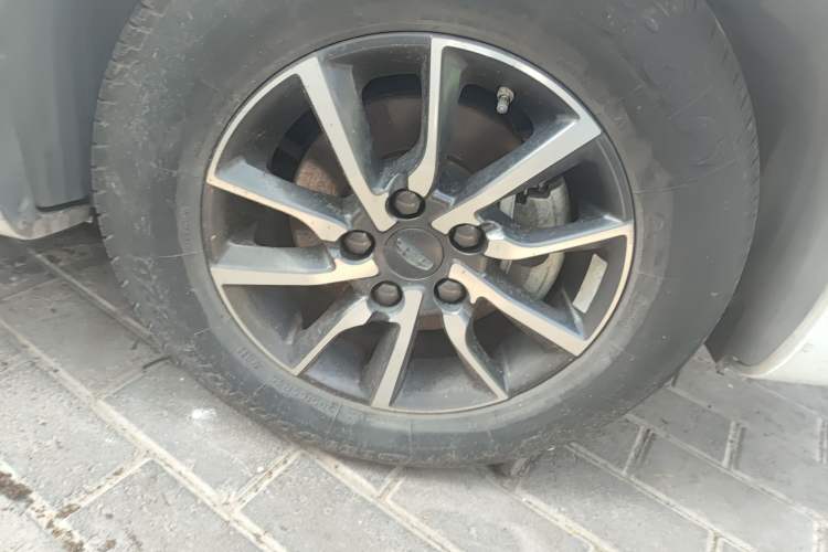 Used Geely Auto Emgrand 2019 Leading Edition 1.5L CVT Luxury Model China VI Standard
