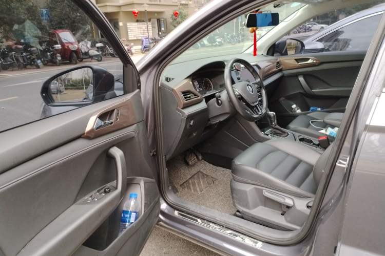 Used Volkswagen Tharu 2019 280TSI Two-Wheel Drive Luxury Edition China V Standard Driver Seat