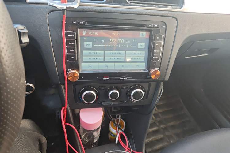 Used Volkswagen Santana 2015 1.6L Manual Fashion Edition