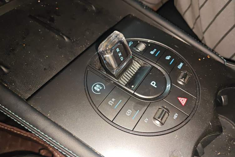 Used BYD Seal 06 New Energy 2024 DM-i 120KM Prestige Model Gear Lever