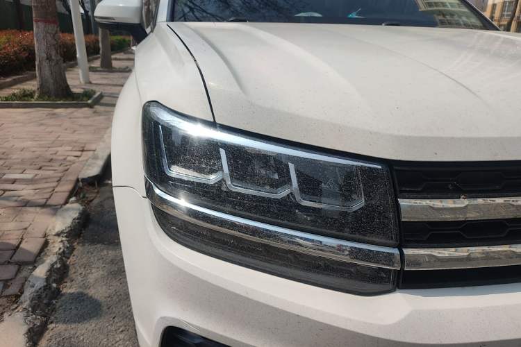 Used Volkswagen Tharu 2019 280TSI Two-Wheel Drive Comfort Edition China V Standard Right Front Headlight