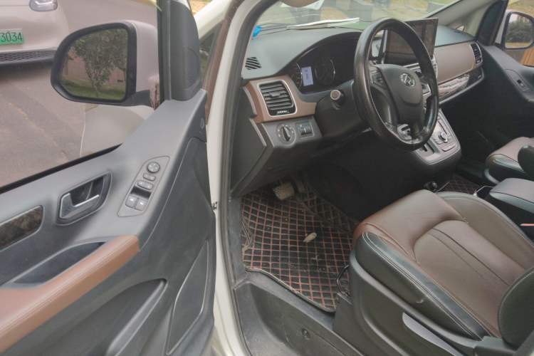 Used SAIC MAXUS G10 2016 2.0T Automatic Flagship Edition