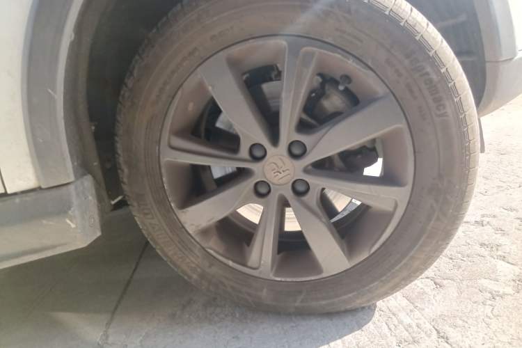 Used BYD Yuan New Energy 2019 EV360 Smart Connect Leading Model Right Front Wheel Hub