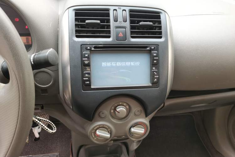 Used Nissan Sunny 2011 1.5XE CVT Comfort Edition Audio And AC Panel