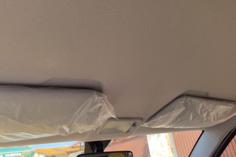 Used Wuling Hongguang MINIEV 2022 Macaron Premium Model – Lithium Iron Phosphate Headliner