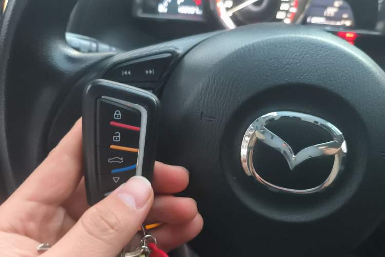 Used Mazda 3 Axela 2016 Sedan 1.5L Automatic Luxury Model