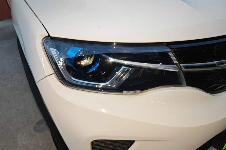 Used Dongfeng NAMMI BOX 2022 Chasing Wind Edition 331 km Standard Model Right Front Headlight